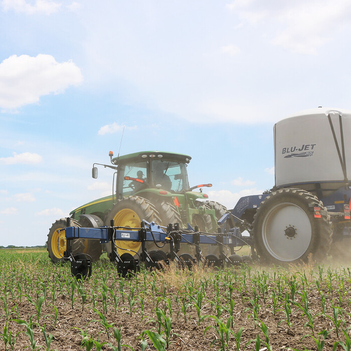 The Blu-Jet 15-series liquid fertilizer applicator features an economical design and a wide range of options and accessories to meet your operations application needs.