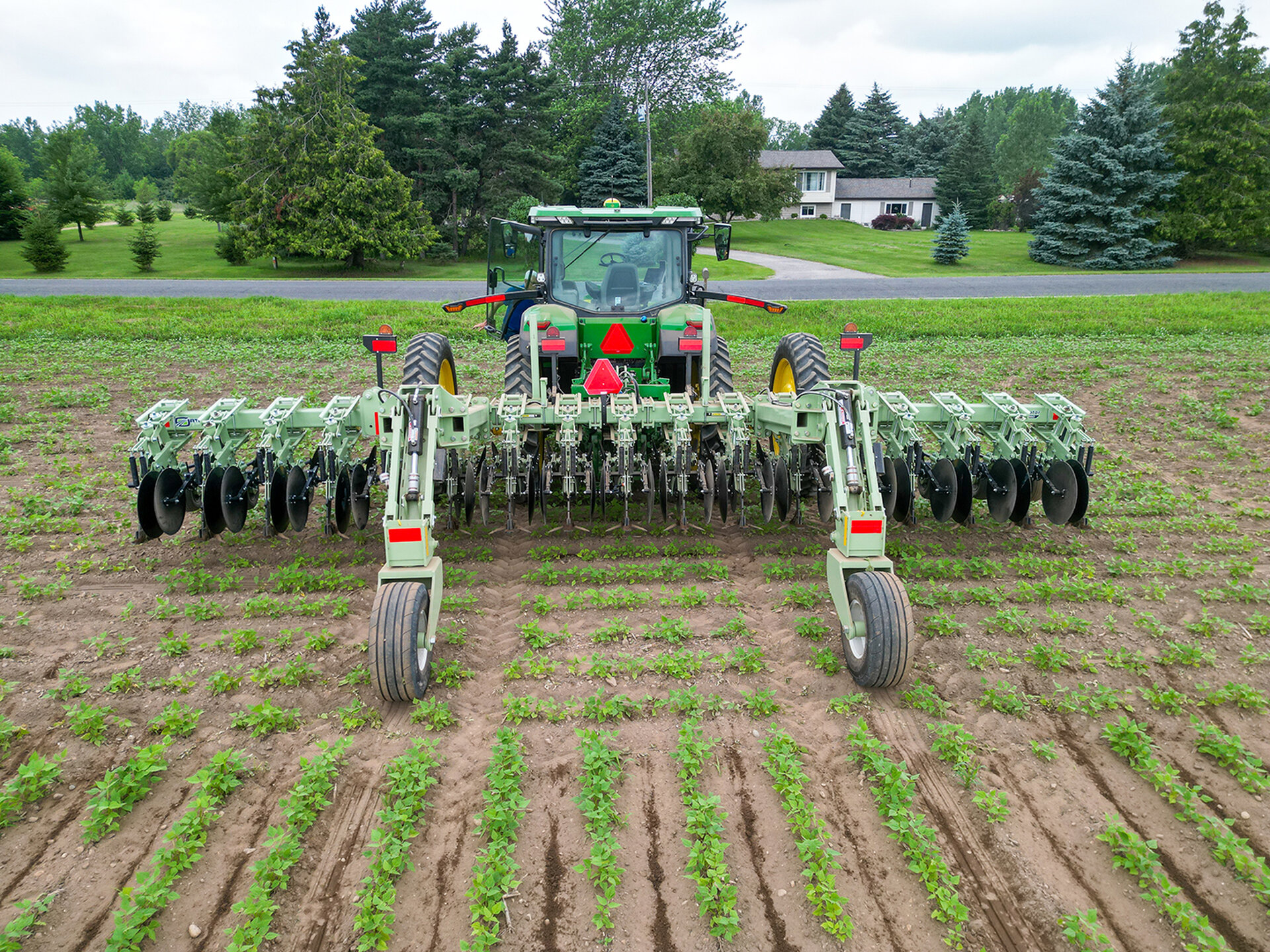 【Sobaq】MN Our Crop HDZ Row Crop Cultivators Cultivator - Orthman Farm Equipment