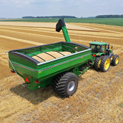 Model 1320 Dual Auger Grain Cart In Field