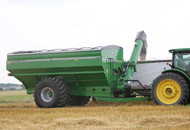 Model 1320 Dual Auger Grain Cart Pivoting Vertical Auger