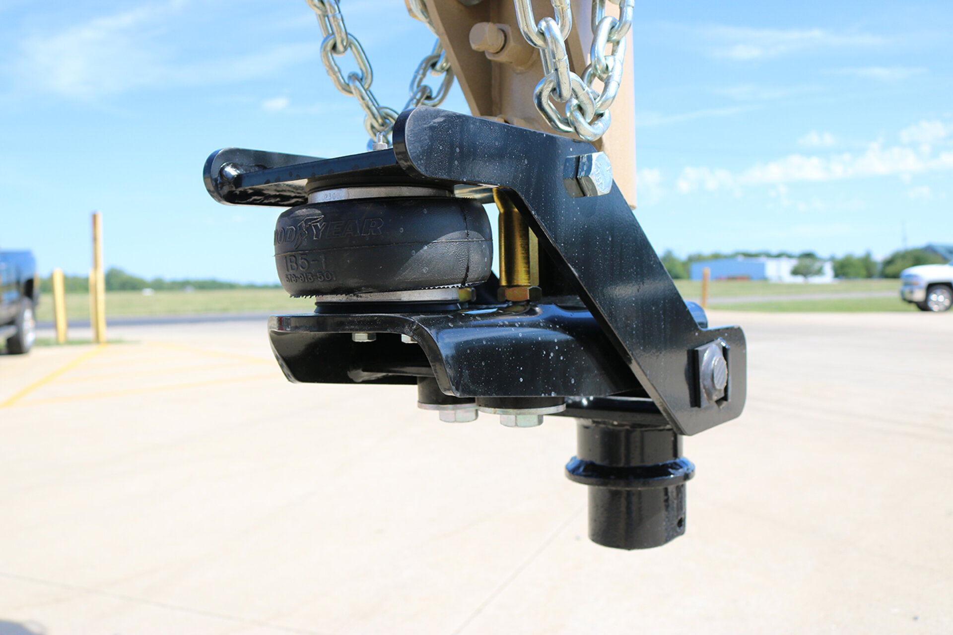 Gooseneck Hitch with Air Cushion