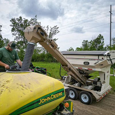 Unverferth 60 Series Seed Tender Model 2760 filling planter