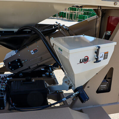 Unverferth seed tender talc and graphite applicator hopper for dry lubricant application